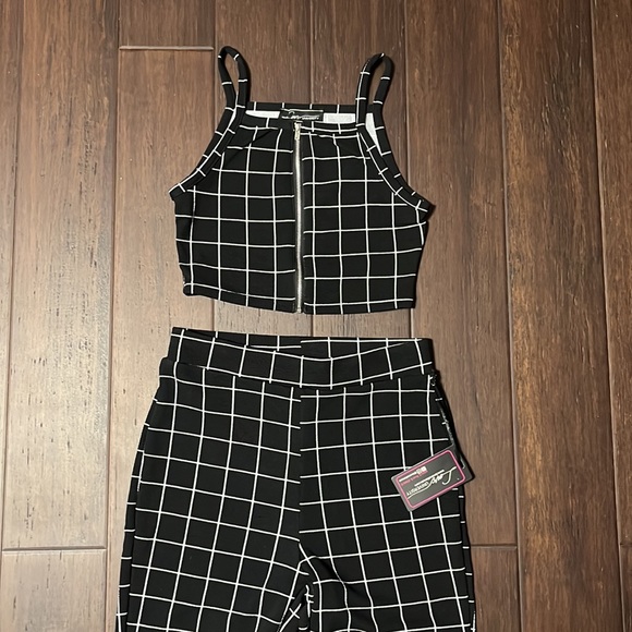 box (crisscross) patterned set - pants and tank top - Picture 3 of 3